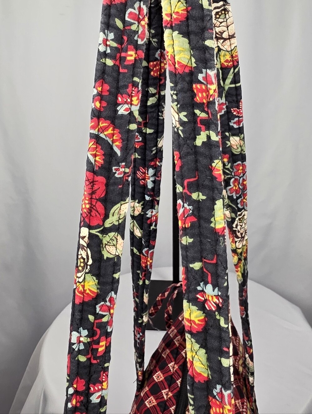 👜 Vera Bradley Black Red Floral Quilted Large Tote Shoulder Bag Vintage Style - Picture 4 of 5